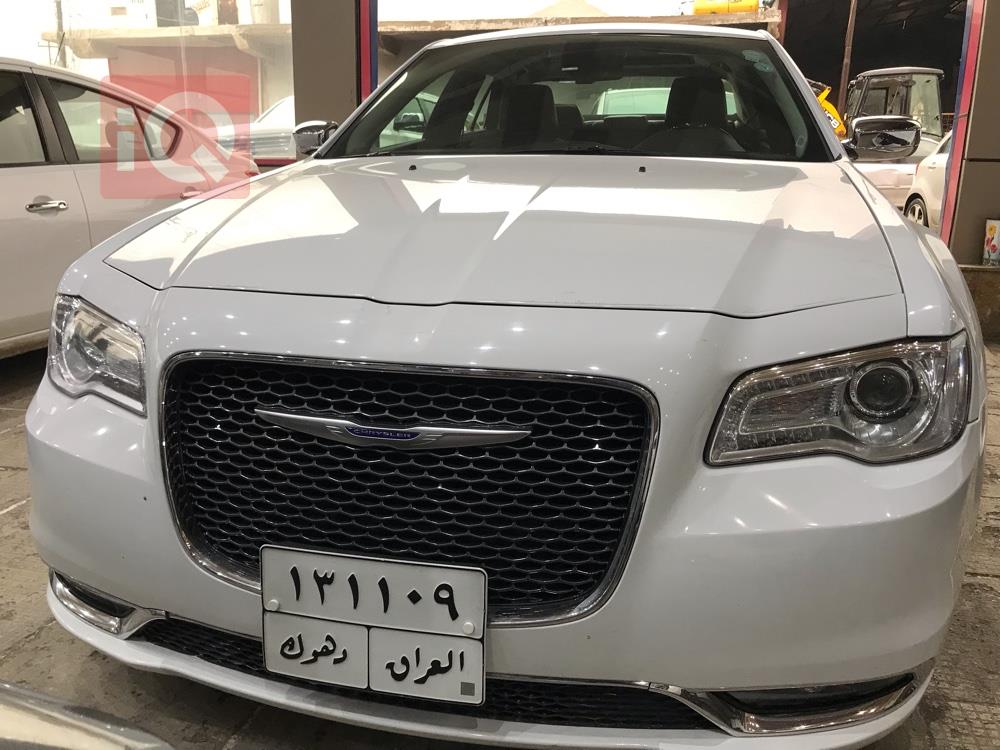 کرایسلەر 300
